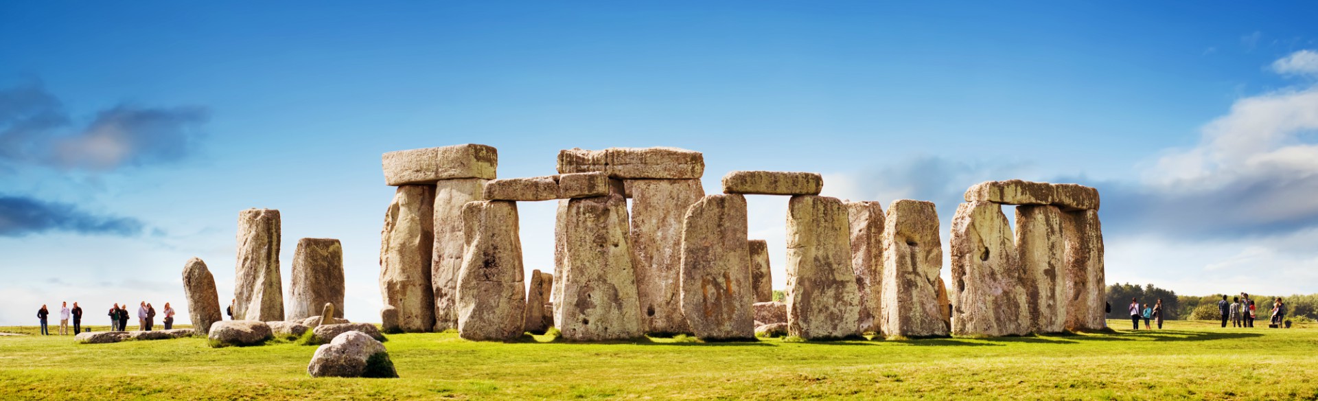 Should You Visit Stonehenge or Avebury?